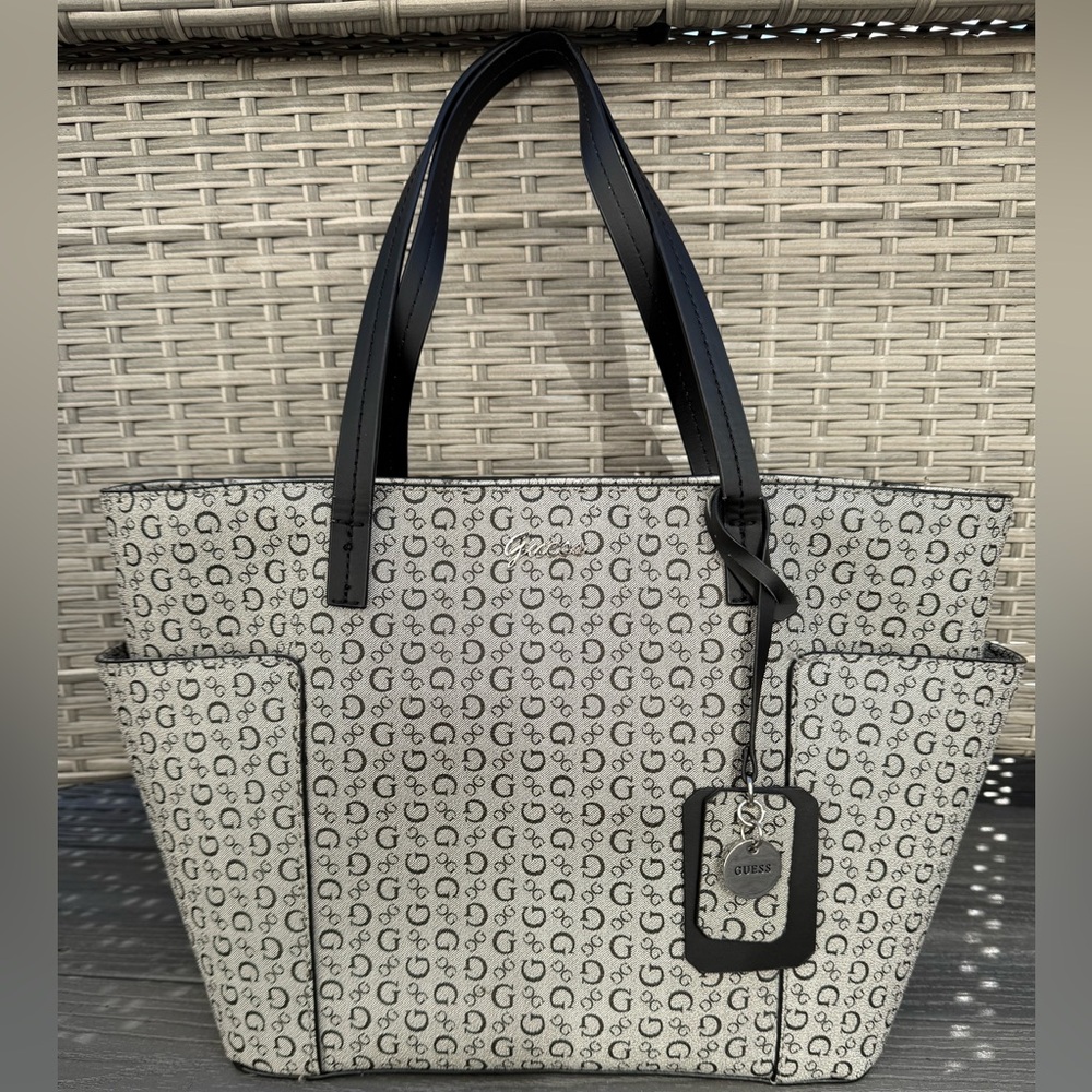 Guess Logo Tote Handbag - New without tags